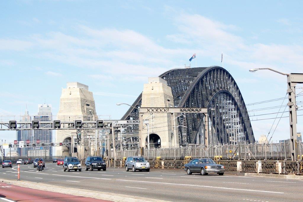 View of the Sydney Harbour Bridge from Milsons Point