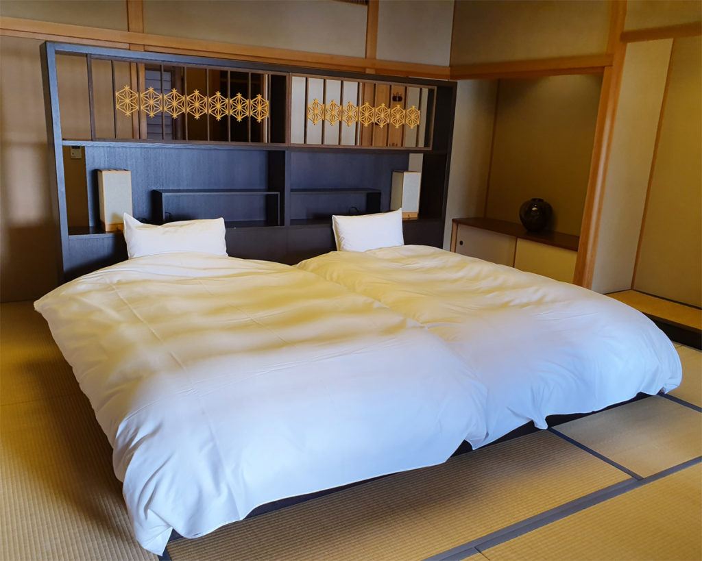 Bed in Lake View Room